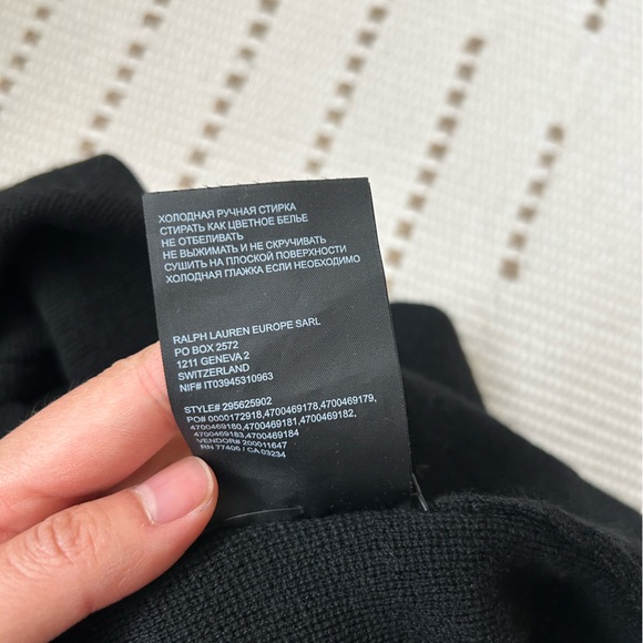 Club Monaco black wool skirt - Picture 5 of 7